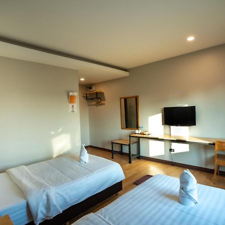 Siri Hotel Vientiane Esterno foto