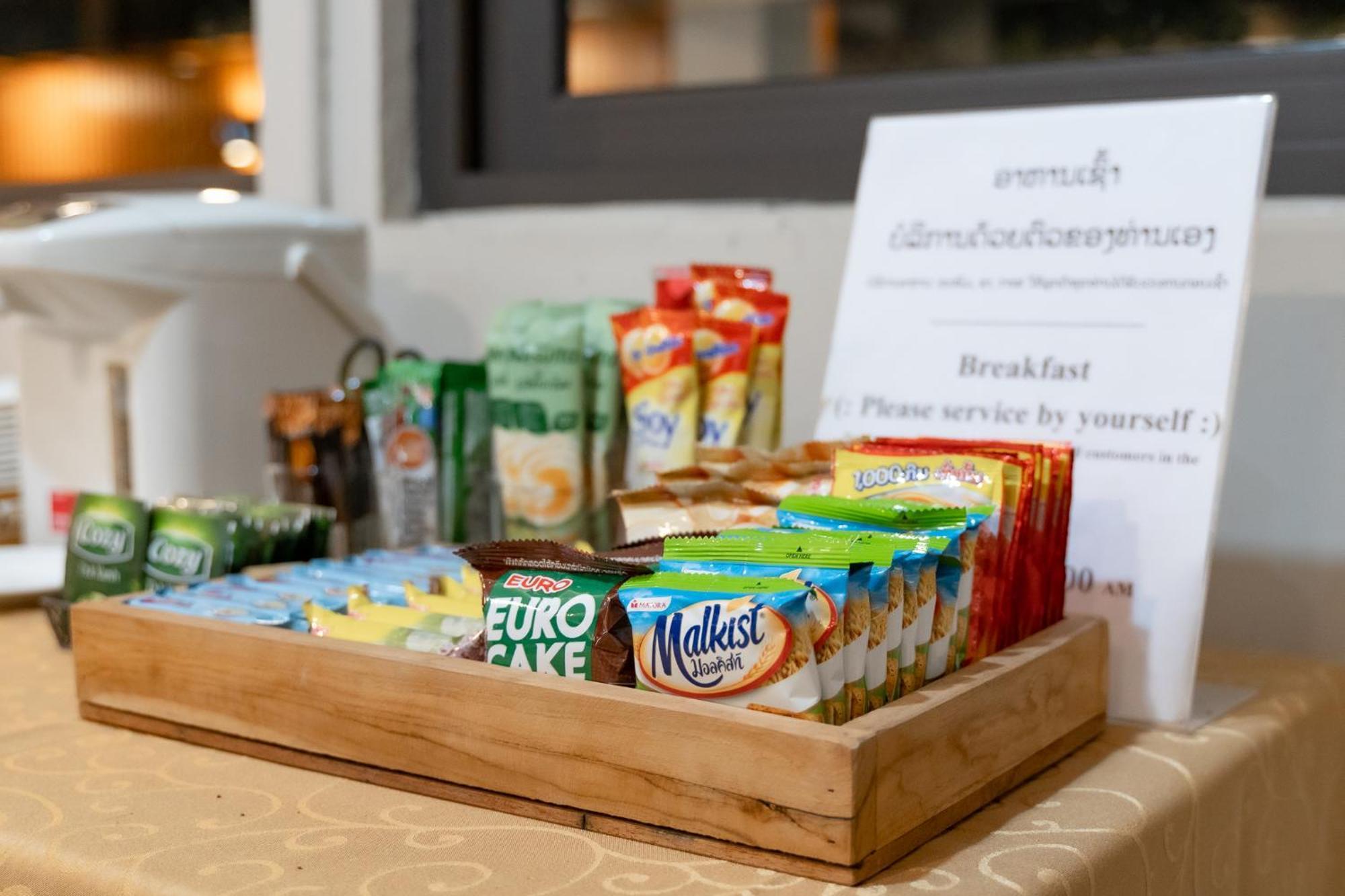 Siri Hotel Vientiane Esterno foto