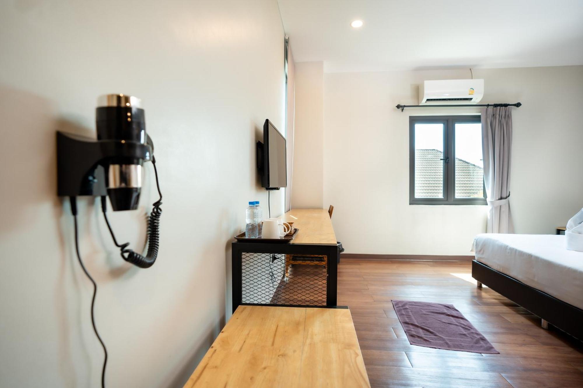 Siri Hotel Vientiane Esterno foto