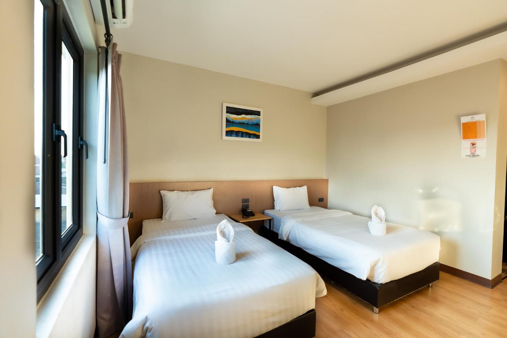 Siri Hotel Vientiane Esterno foto