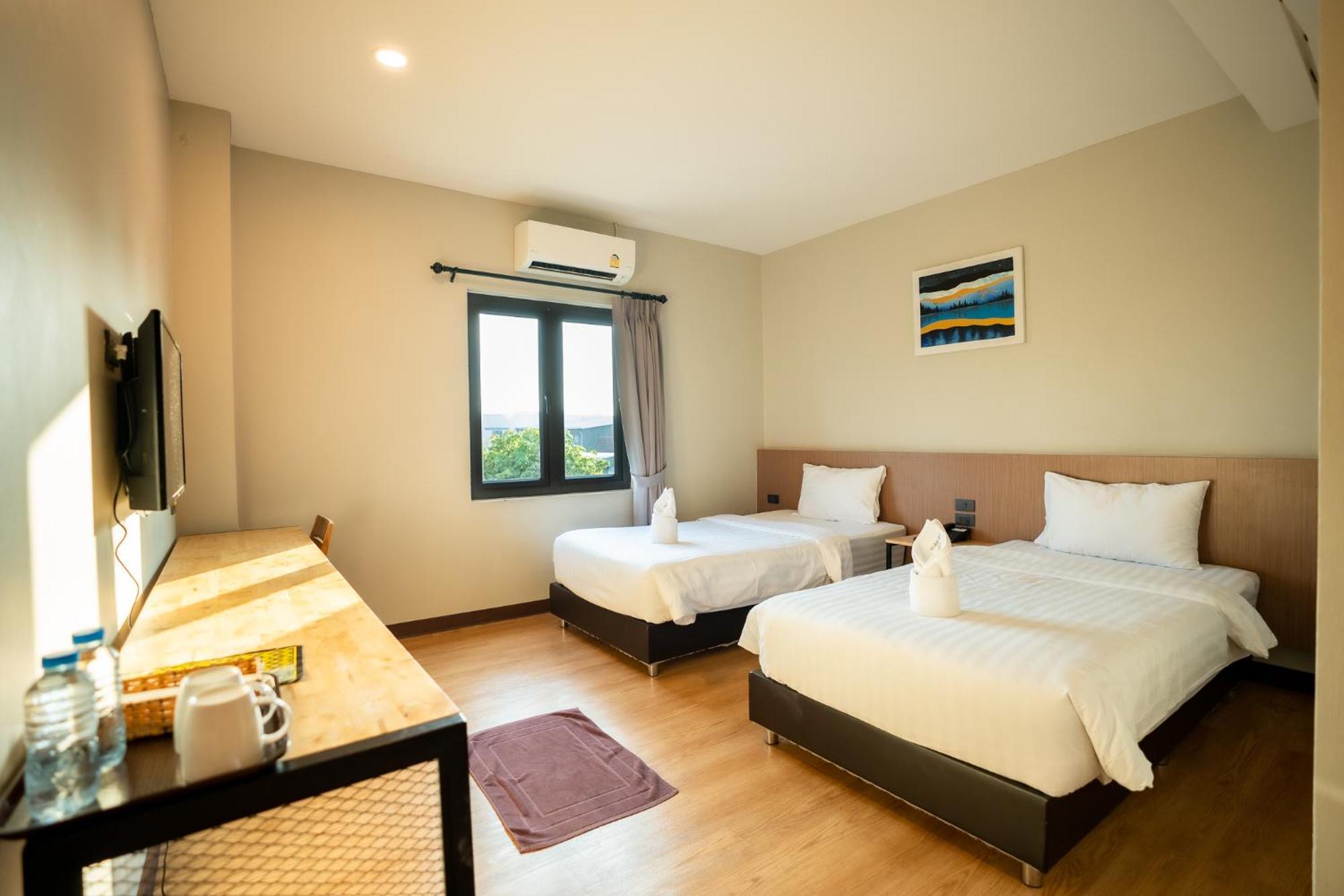 Siri Hotel Vientiane Esterno foto